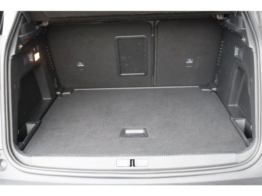 Peugeot 3008 1.2 PURETECH 130PK GT PACK AUTOMAAT / NAVI / LEDER / CLIMA / PDC / 19" LMV / CAMERA / BLACK PACK ... ActivLease financial lease