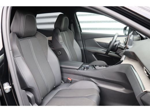 Peugeot 3008 1.2 PURETECH 130PK GT PACK AUTOMAAT / NAVI / LEDER / CLIMA / PDC / 19" LMV / CAMERA / BLACK PACK ... ActivLease financial lease