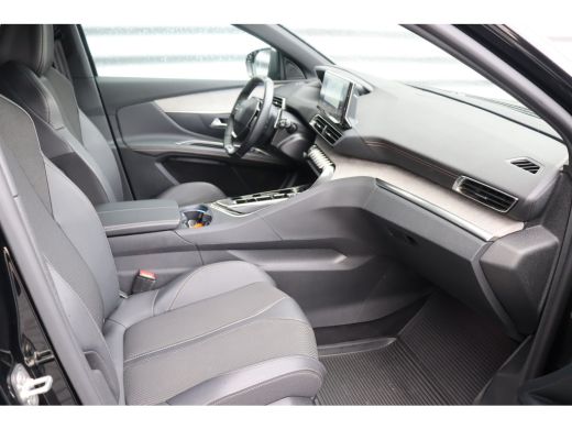 Peugeot 3008 1.2 PURETECH 130PK GT PACK AUTOMAAT / NAVI / LEDER / CLIMA / PDC / 19" LMV / CAMERA / BLACK PACK ... ActivLease financial lease