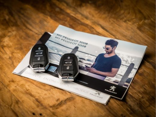 Peugeot 3008 1.2 PureTech Allure Sport (FACELIFT, APPLE CARPLAY, GROOT NAVI, LEDER, 360 CAMERA, SPORTSTOELEN, ... ActivLease financial lease