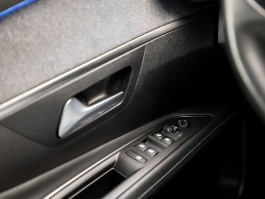 Peugeot 3008 1.2 PureTech Allure Sport (FACELIFT, APPLE CARPLAY, GROOT NAVI, LEDER, 360 CAMERA, SPORTSTOELEN, ... ActivLease financial lease