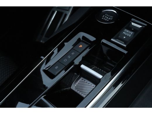 Peugeot 3008 1.6 HYbrid 225 GT | Adapt. Cruise | Schuifdak | Keyless | Navigatie | Carplay | LED | BLIS ActivLease financial lease