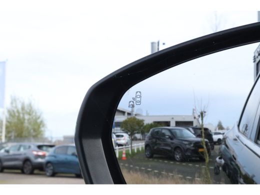 Peugeot 3008 1.6 HYbrid 225 GT | Adapt. Cruise | Schuifdak | Keyless | Navigatie | Carplay | LED | BLIS ActivLease financial lease