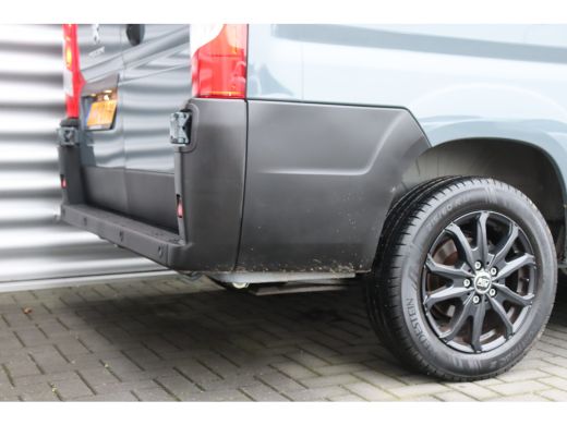 Peugeot Boxer 2.2 BlueHDI 140PK L3H2 / NAVI / CLIMA / LED / PDC / / 17" LMV / TREKHAAK / SIDEBARS / OPRIJPLAAT ... ActivLease financial lease