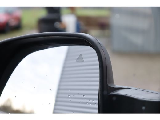 Peugeot Boxer 2.2 BlueHDI 140PK L3H2 / NAVI / CLIMA / LED / PDC / / 17" LMV / TREKHAAK / SIDEBARS / OPRIJPLAAT ... ActivLease financial lease