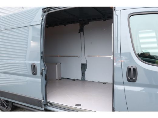 Peugeot Boxer 2.2 BlueHDI 140PK L3H2 / NAVI / CLIMA / LED / PDC / / 17" LMV / TREKHAAK / SIDEBARS / OPRIJPLAAT ... ActivLease financial lease