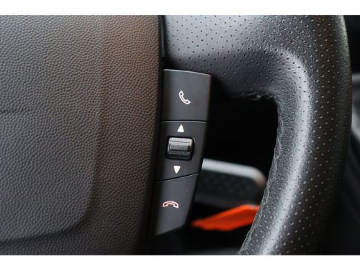 Peugeot Boxer 2.2 BlueHDI 140PK L3H2 / NAVI / CLIMA / LED / PDC / / 17" LMV / TREKHAAK / SIDEBARS / OPRIJPLAAT ... ActivLease financial lease