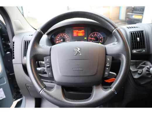Peugeot Boxer 2.2 BlueHDI 140PK L3H2 / NAVI / CLIMA / LED / PDC / / 17" LMV / TREKHAAK / SIDEBARS / OPRIJPLAAT ... ActivLease financial lease