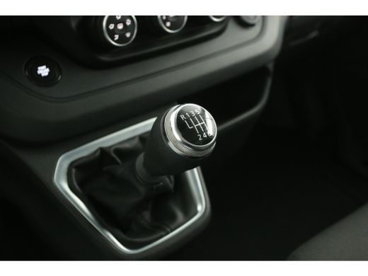 Renault Trafic 2.0 dCi T30 L2H1 | Airco | Cruise | Carplay | 3-Zits | Trekh. | Imperiaal | Parkeersens. ActivLease financial lease