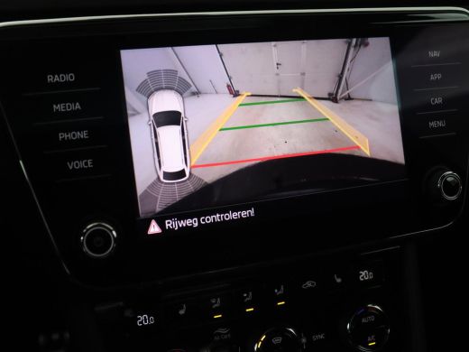 Skoda Superb 1.5 TSI Sportline | Panoramadak | Trekhaak | Stoelverwarming | Alcantara | Adaptive cruise | Came... ActivLease financial lease