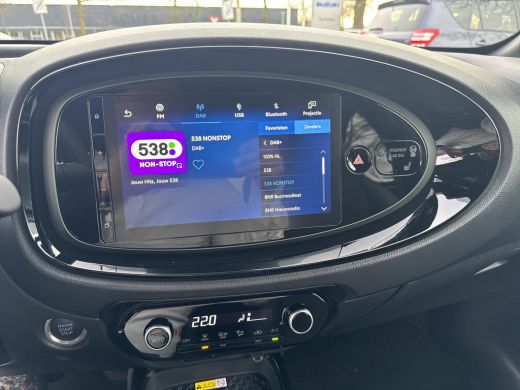 Toyota Aygo 1.0 VVT-i S-CVT Premium | 06-10141018 Voor meer informatie ActivLease financial lease