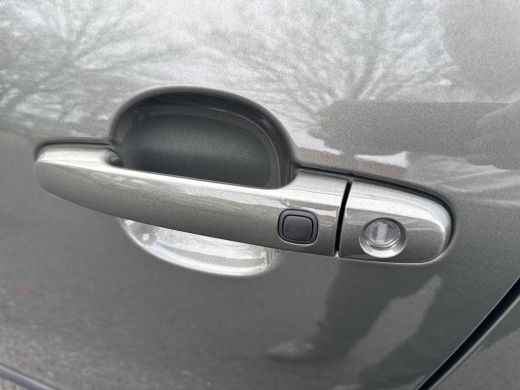 Toyota Aygo 1.0 VVT-i S-CVT Premium | 06-10141018 Voor meer informatie ActivLease financial lease