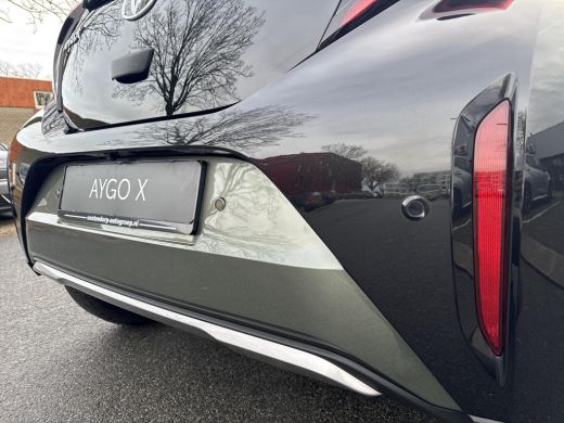 Toyota Aygo 1.0 VVT-i S-CVT Premium | 06-10141018 Voor meer informatie ActivLease financial lease