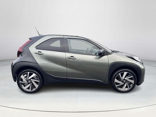 Toyota Aygo 1.0 VVT-i S-CVT Premium | 06-10141018 Voor meer informatie ActivLease financial lease