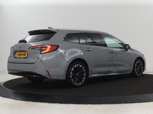 Toyota Corolla 1.8 Hybrid GR-Sport | Stoelverwarming | Carplay | Camera | Sportstoelen | Adaptive cruise | Keyle... ActivLease financial lease