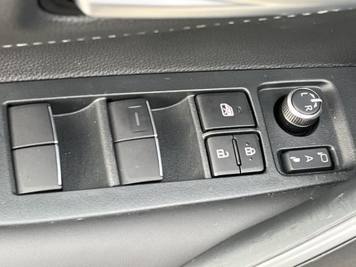 Toyota Corolla Touring Sports Hybrid 140 Dynamic | Navigatie | Parkeersensoren | Stoelverwarming | Keyless entry | ActivLease financial lease