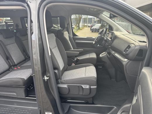 Toyota ProAce 8-Persoons Dynamic 75 kWh | 06-10141018 Voor meer informatie ActivLease financial lease