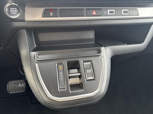 Toyota ProAce 8-Persoons Dynamic 75 kWh | 06-10141018 Voor meer informatie ActivLease financial lease