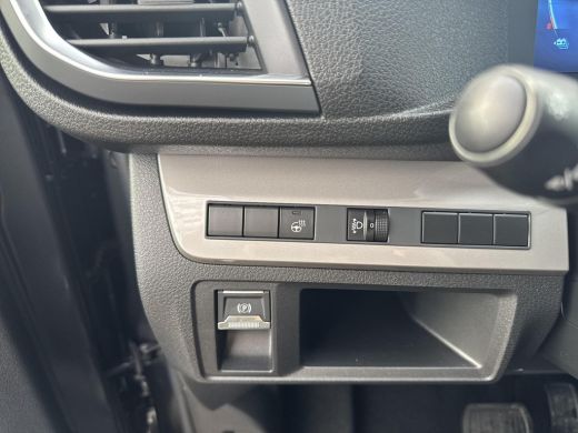 Toyota ProAce 8-Persoons Dynamic 75 kWh | 06-10141018 Voor meer informatie ActivLease financial lease