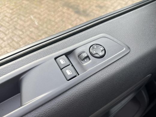 Toyota ProAce 8-Persoons Dynamic 75 kWh | 06-10141018 Voor meer informatie ActivLease financial lease