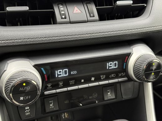 Toyota RAV4 2.5 Hybrid Dynamic Ultimate **LEDER BEKLEED/ STOEL EN STUURWIELVERWARMING/ PARKEERSENSOREN/ ELEKT... ActivLease financial lease