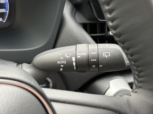 Toyota RAV4 2.5 Hybrid Dynamic Ultimate **LEDER BEKLEED/ STOEL EN STUURWIELVERWARMING/ PARKEERSENSOREN/ ELEKT... ActivLease financial lease