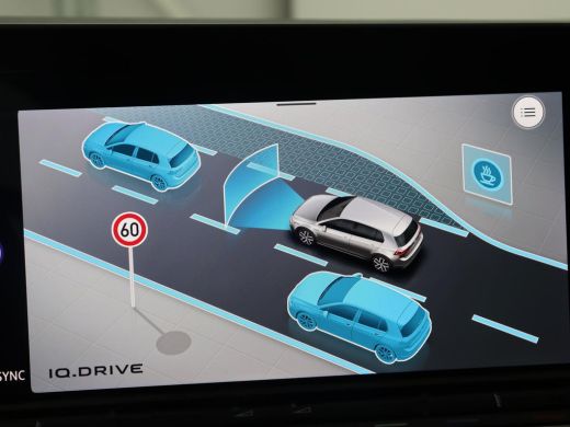 Volkswagen Golf 1.0 eTSI Life | Camera | Carplay | Navigatie | Sfeerverlichting | Parkeerhulp | Adaptive cruise |... ActivLease financial lease