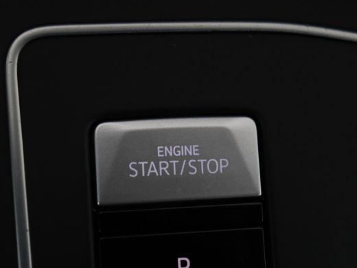 Volkswagen Golf 1.0 eTSI Life | Camera | Carplay | Navigatie | Sfeerverlichting | Parkeerhulp | Adaptive cruise |... ActivLease financial lease