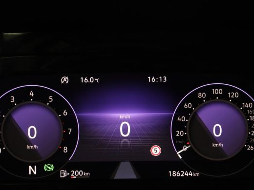 Volkswagen Golf 1.0 eTSI Life | Camera | Carplay | Navigatie | Sfeerverlichting | Parkeerhulp | Adaptive cruise |... ActivLease financial lease