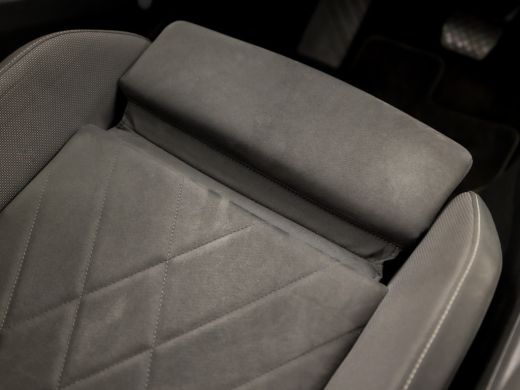 Volkswagen Golf 1.0 eTSI Sport Automaat (APPLE CARPLAY, GROOT NAVI, MEMORY SEATS, CAMERA, ALCANTARA, SPORTSTOELEN... ActivLease financial lease