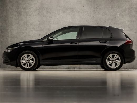 Volkswagen Golf 1.0 eTSI Sport Automaat (APPLE CARPLAY, GROOT NAVI, MEMORY SEATS, CAMERA, ALCANTARA, SPORTSTOELEN... ActivLease financial lease