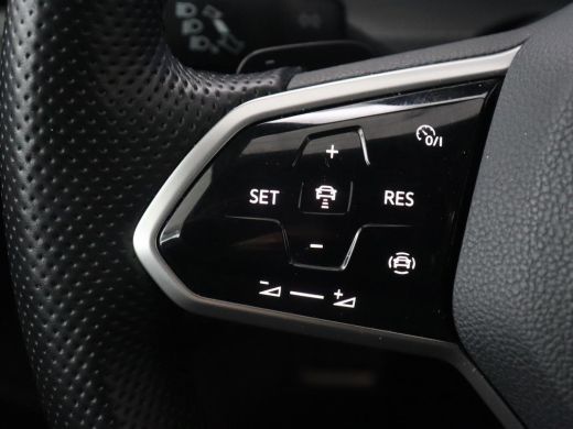 Volkswagen Golf 1.4 eHybrid GTE | Stoelverarming | Trekhaak | Carplay | Adaptive cruise | 18'' | Sportstoelen | N... ActivLease financial lease