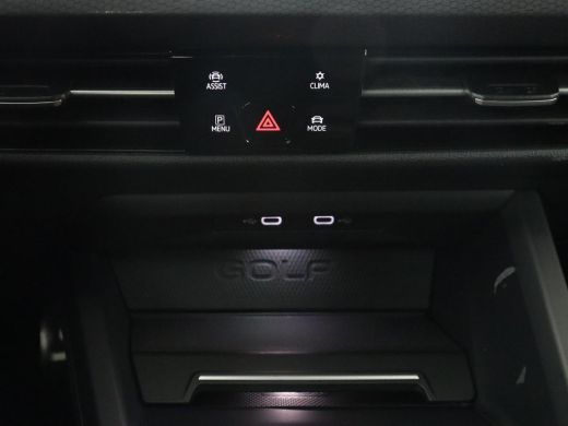 Volkswagen Golf 1.4 eHybrid GTE | Stoelverarming | Trekhaak | Carplay | Adaptive cruise | 18'' | Sportstoelen | N... ActivLease financial lease