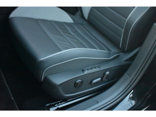 Volkswagen Golf 1.5 eHybrid GTE 272PK | TREKHAAK | STOELVERW. | HEAD-UP | CAMERA ACHTER | KEYLESS ENTREE | ADAPT... ActivLease financial lease