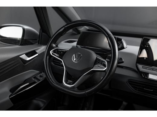 Volkswagen ID.3 First Plus 58 kWh | Achteruitrijcamera | Stoel/Stuurverwarming | IQ. Light | ActivLease financial lease