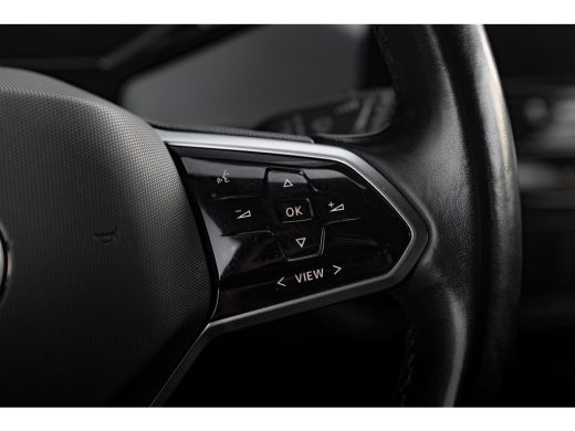 Volkswagen ID.3 First Plus 58 kWh | Achteruitrijcamera | Stoel/Stuurverwarming | IQ. Light | ActivLease financial lease