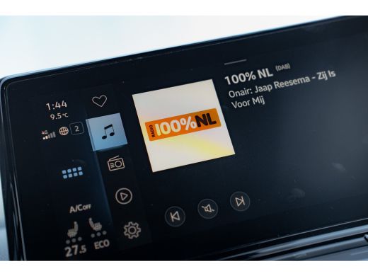 Volkswagen ID.3 First Plus 58 kWh | Achteruitrijcamera | Stoel/Stuurverwarming | IQ. Light | ActivLease financial lease