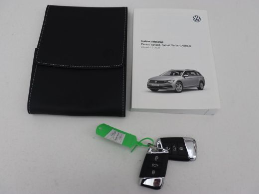 Volkswagen Passat 1.5 TSI R-Line | Panoramadak | Trekhaak | Matrix LED | Stoelverwarming | Adaptive cruise | Leder/... ActivLease financial lease