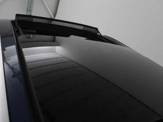 Volkswagen Passat 1.5 TSI R-Line | Panoramadak | Trekhaak | Matrix LED | Stoelverwarming | Adaptive cruise | Leder/... ActivLease financial lease