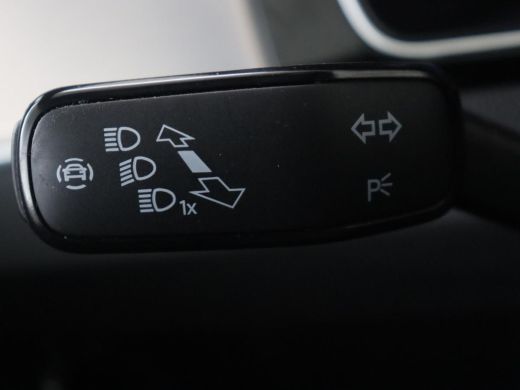 Volkswagen Passat 1.5 TSI R-Line | Panoramadak | Trekhaak | Matrix LED | Stoelverwarming | Adaptive cruise | Leder/... ActivLease financial lease