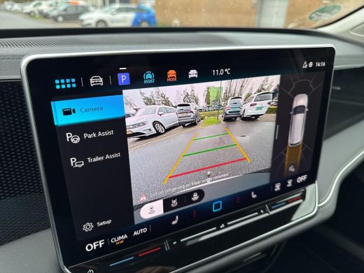 Volkswagen Passat Variant 1.5 eHybrid Business | Trekhaak | ACC | HUD | Stoelverwarming | PHEV | ActivLease financial lease