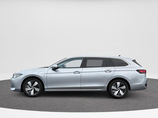 Volkswagen Passat Variant 1.5 eHybrid Business | Trekhaak | ACC | HUD | Stoelverwarming | PHEV | ActivLease financial lease