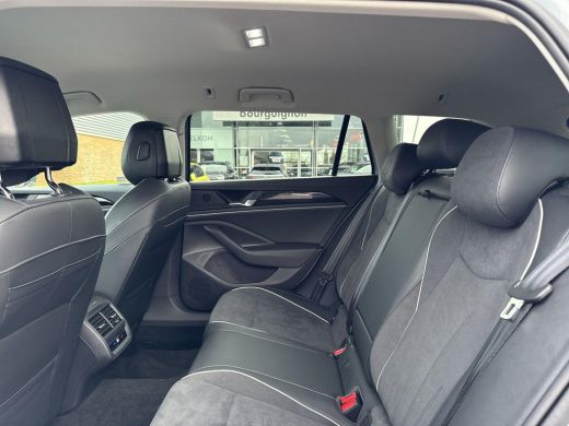 Volkswagen Passat Variant 1.5 eHybrid Business | Trekhaak | ACC | HUD | Stoelverwarming | PHEV | ActivLease financial lease