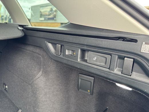 Volkswagen Passat Variant 1.5 eHybrid Business | Trekhaak | ACC | HUD | Stoelverwarming | PHEV | ActivLease financial lease