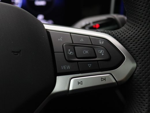 Volkswagen Passat Variant 1.5 eHybrid R-Line Edition 272PK DSG SOH 100%, Black Style, Pano-Schuifdak, Trekhaak, Led... ActivLease financial lease