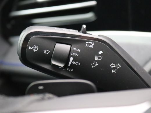 Volkswagen Passat Variant 1.5 eHybrid R-Line Edition 272PK DSG SOH 100%, Black Style, Pano-Schuifdak, Trekhaak, Led... ActivLease financial lease