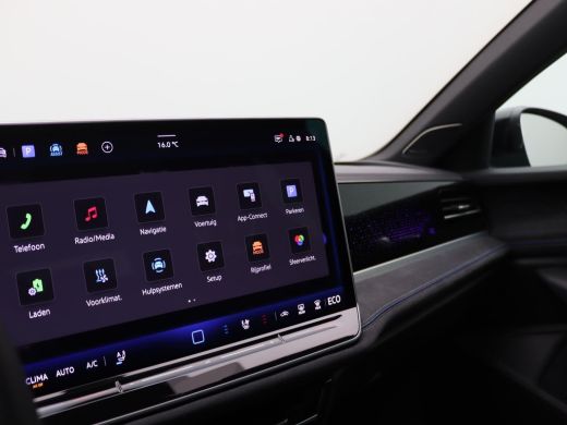 Volkswagen Passat Variant 1.5 eHybrid R-Line Edition 272PK DSG SOH 100%, Black Style, Pano-Schuifdak, Trekhaak, Led... ActivLease financial lease