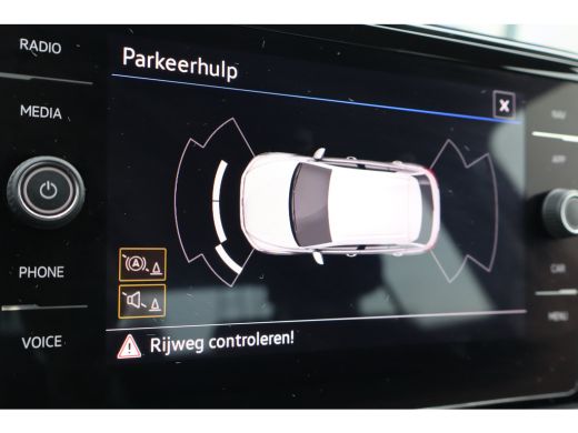 Volkswagen T-Roc 1.0 TSI Life 110PK | Airco | Cruise control adaptief | Hill hold functie ActivLease financial lease