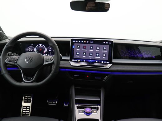 Volkswagen Tayron 1.5 eHybrid R-Line Edition 272PK DSG Pano-Schuifdak, Trekhaak, Black Style, Lederen Bekleding, Ha... ActivLease financial lease