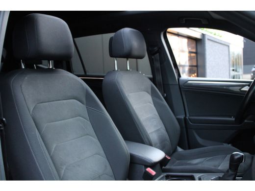 Volkswagen Tiguan Allspace 1.5 TSI Highline Business R | BTW | PANO | HUD | CAMERA | ACC | STOELVERWARMING | ActivLease financial lease